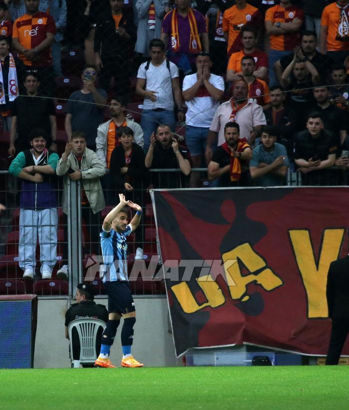 Yunus Akgünden Galatasaray ağlarına 3. gol Sevinmedi, taraftar alkışladı...