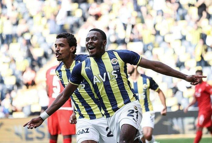 Son dakika Fenerbahçe haberi Sarı lacivertlilerin başına talih kuşu kondu Osayi Samuele Premier Ligden 4 talip