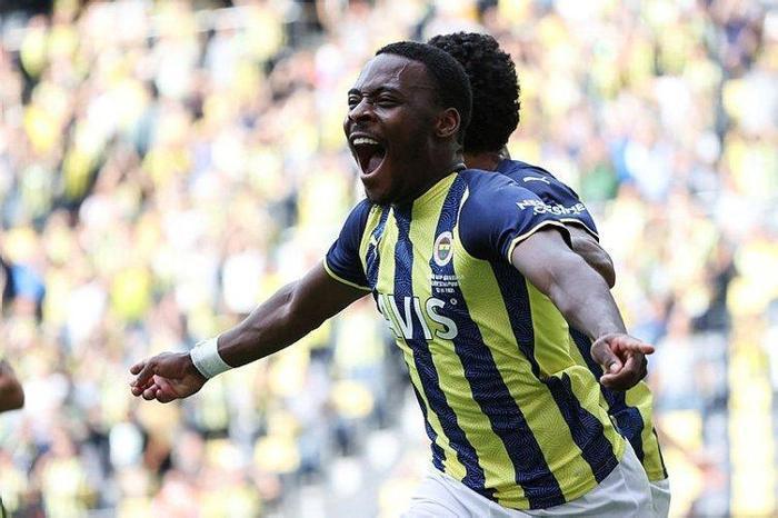 Son dakika Fenerbahçe haberi Sarı lacivertlilerin başına talih kuşu kondu Osayi Samuele Premier Ligden 4 talip
