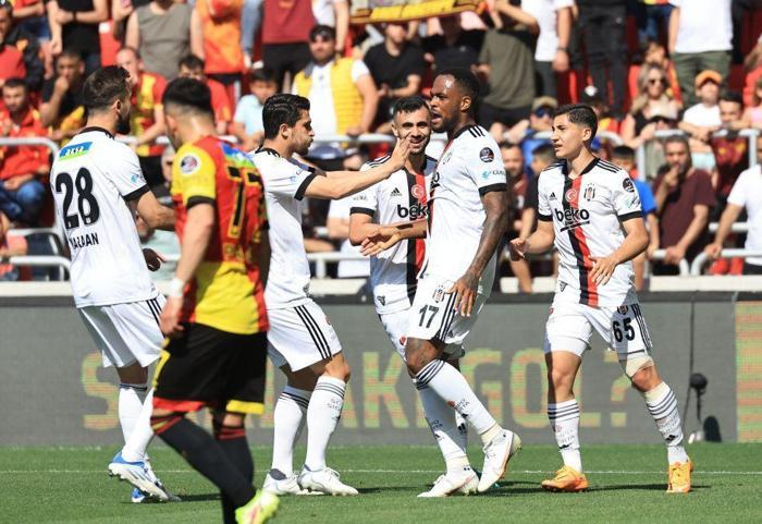 Beşiktaşa gol makinesi Franck Etouga önerildi