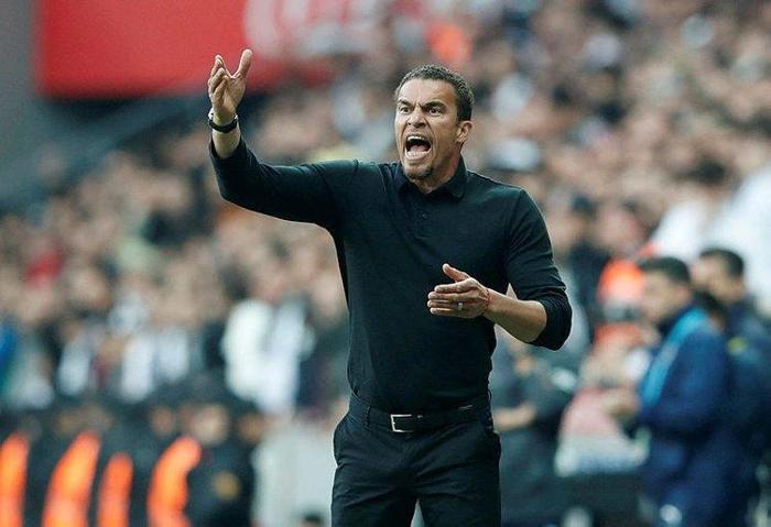 Beşiktaşa gol makinesi Franck Etouga önerildi