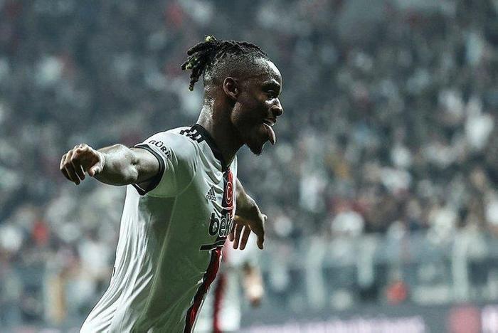 Beşiktaşa gol makinesi Franck Etouga önerildi