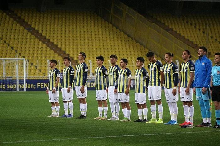 Kadıköyde Arda Turan sürprizi Fenerbahçe-Galatasaray maçını takip etti