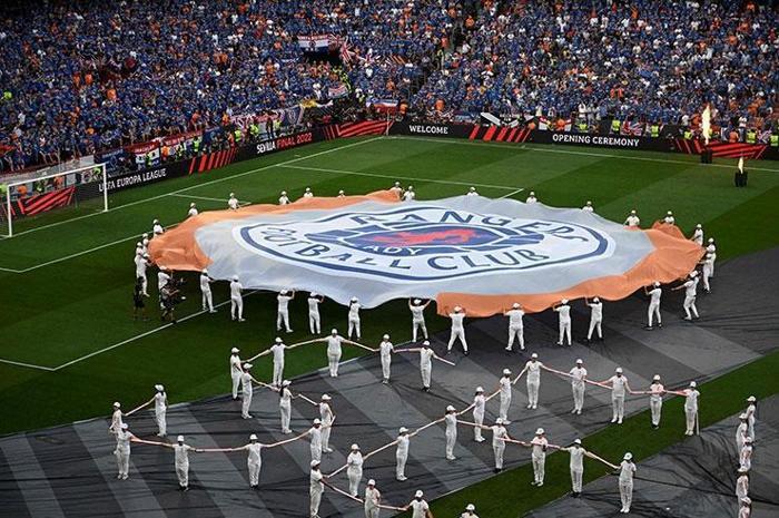 Avrupa Ligi Finalinde tribünler göz kamaştırdı Muhteşem görüntüler