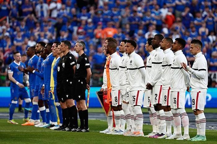 Avrupa Ligi Finalinde tribünler göz kamaştırdı Muhteşem görüntüler