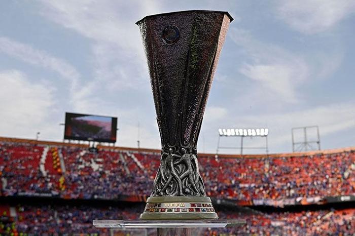 Avrupa Ligi Finalinde tribünler göz kamaştırdı Muhteşem görüntüler