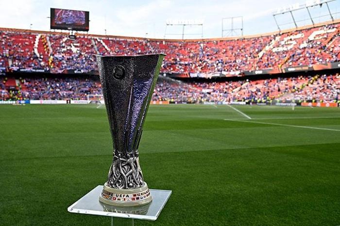 Avrupa Ligi Finalinde tribünler göz kamaştırdı Muhteşem görüntüler