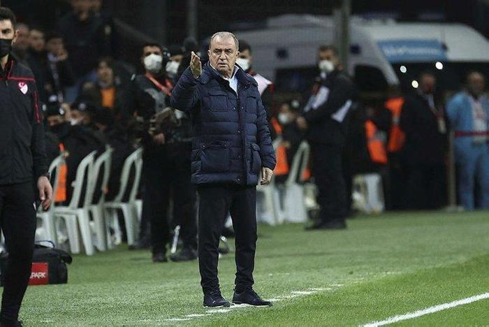 Son dakika Galatasaray haberi Dursun Özbek 5 milyarlık projeyle geliyor Yeni teknik direktör belli