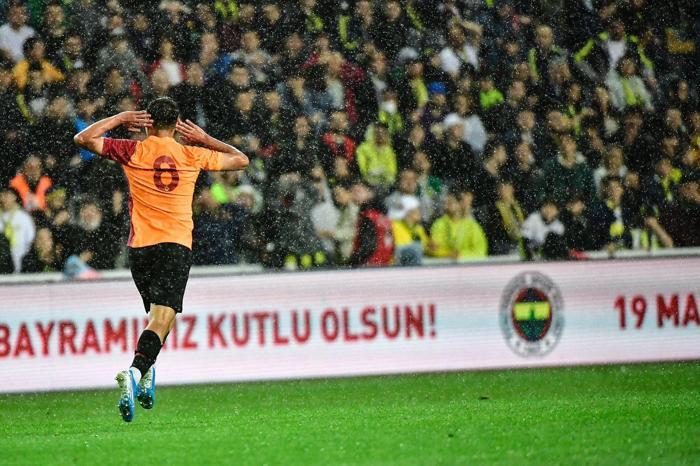 Galatasarayın parlayan yıldız adayları Kadıköyde dikkat çeken isimler...