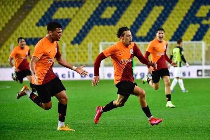 Galatasarayın parlayan yıldız adayları Kadıköyde dikkat çeken isimler...