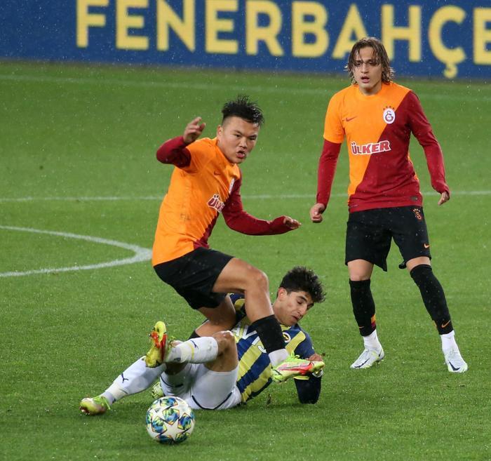 Galatasarayın parlayan yıldız adayları Kadıköyde dikkat çeken isimler...
