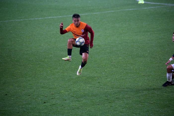 Galatasarayın parlayan yıldız adayları Kadıköyde dikkat çeken isimler...