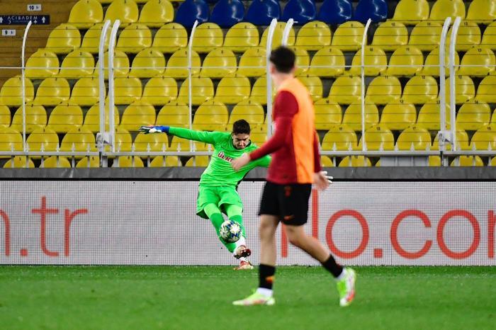 Galatasarayın parlayan yıldız adayları Kadıköyde dikkat çeken isimler...