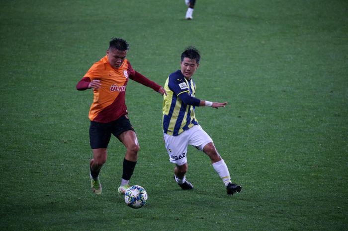 Galatasarayın parlayan yıldız adayları Kadıköyde dikkat çeken isimler...