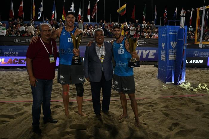 Plaj voleybolunda İsveç ve ABD zirvede