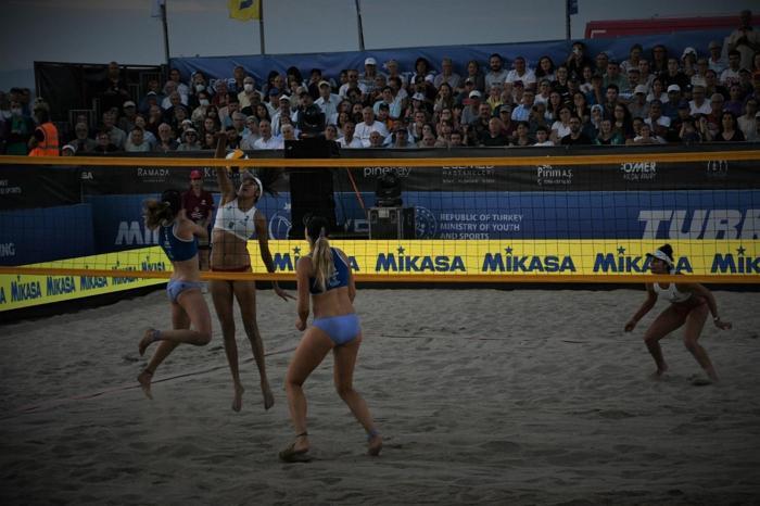 Plaj voleybolunda İsveç ve ABD zirvede