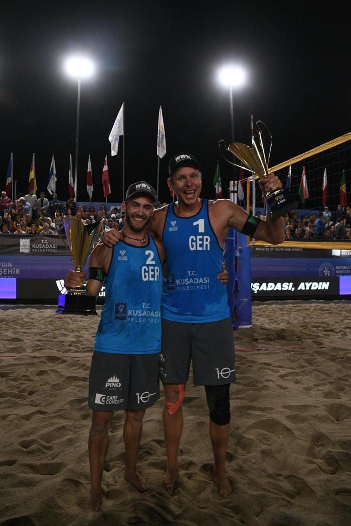 Plaj voleybolunda İsveç ve ABD zirvede