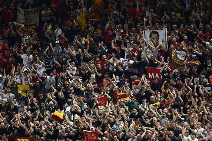 Avrupa Konferans Ligi Finalinden renkli kareler Taraftarlardan büyük coşku
