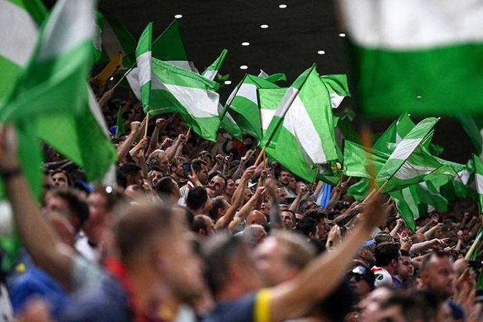 Avrupa Konferans Ligi Finalinden renkli kareler Taraftarlardan büyük coşku