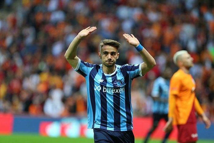 Son dakika Yunus Akgünden kariyer transferi Galatasaray...
