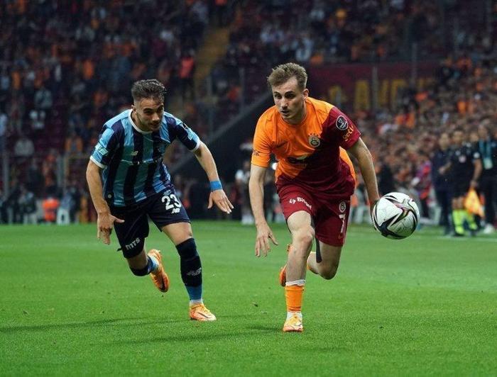 Son dakika Yunus Akgünden kariyer transferi Galatasaray...