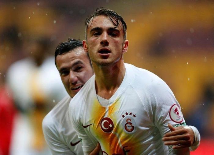 Son dakika Yunus Akgünden kariyer transferi Galatasaray...