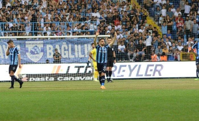 Son dakika Yunus Akgünden kariyer transferi Galatasaray...