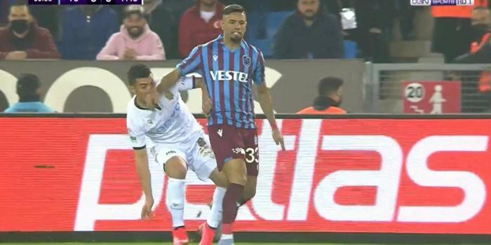 Süper Ligde sezona damga vuran hakem hataları
