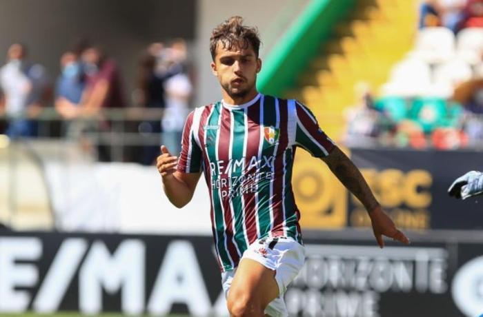 Son dakika Fenerbahçe transfer haberi Sarı lacivertliler Diogo Pintoyu gözüne kestirdi