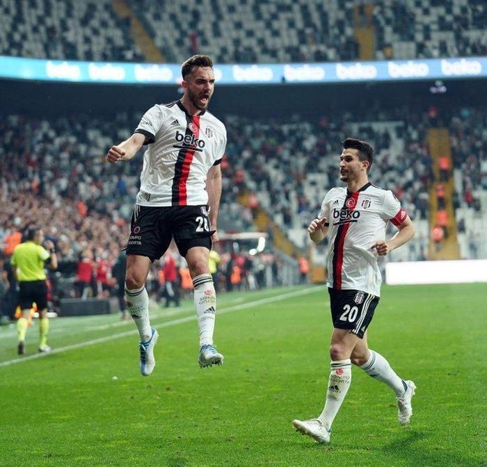 Beşiktaşa piyango Yıldız futbolcuya transfer teklifi geldi