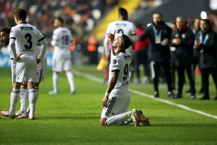 Beşiktaşa piyango Yıldız futbolcuya transfer teklifi geldi