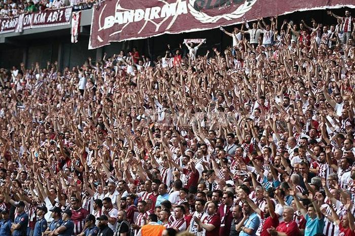 Bandırmaspor - İstanbulspor maçına taraftarlardan büyük ilgi
