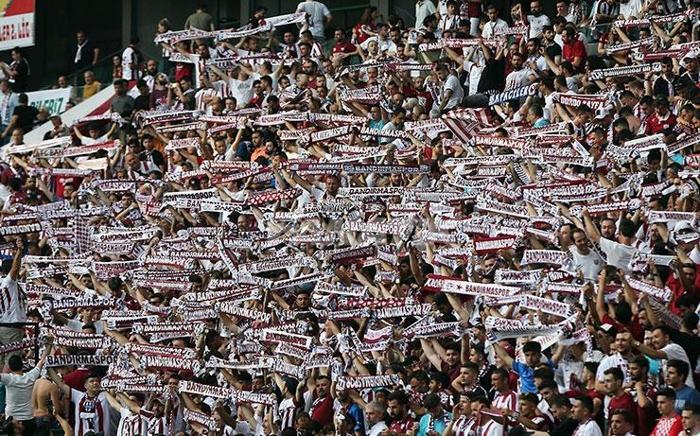 Bandırmaspor - İstanbulspor maçına taraftarlardan büyük ilgi
