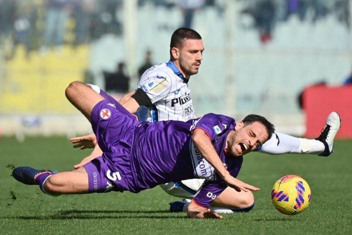 Yılın transfer bombası Hakan Çalhanoğlu ve Merih Demiral Manchester Uniteda transfer oluyor