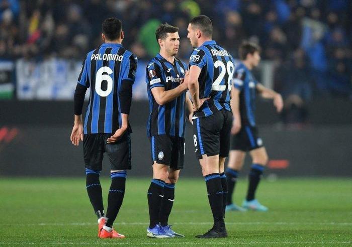Yılın transfer bombası Hakan Çalhanoğlu ve Merih Demiral Manchester Uniteda transfer oluyor