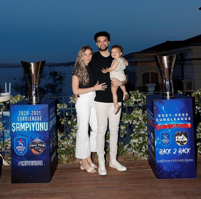 Anadolu Efes, Euroleague şampiyonluğunu İstanbulda kutladı