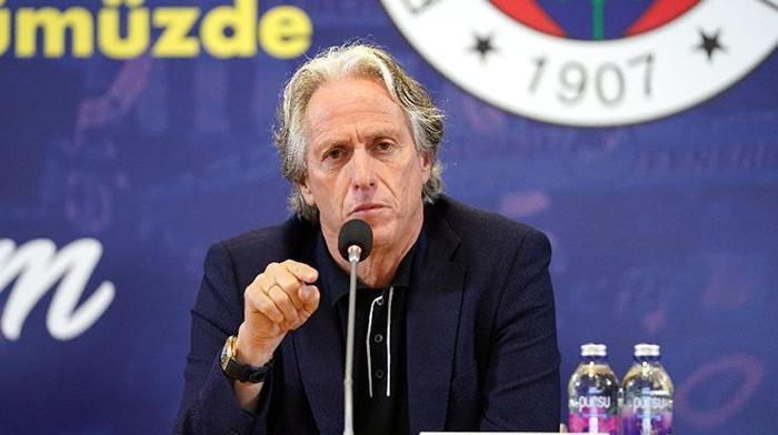 Fenerbahçenin transferini duyurdular Beşiktaşın yıldızı Fenerbahçeye...