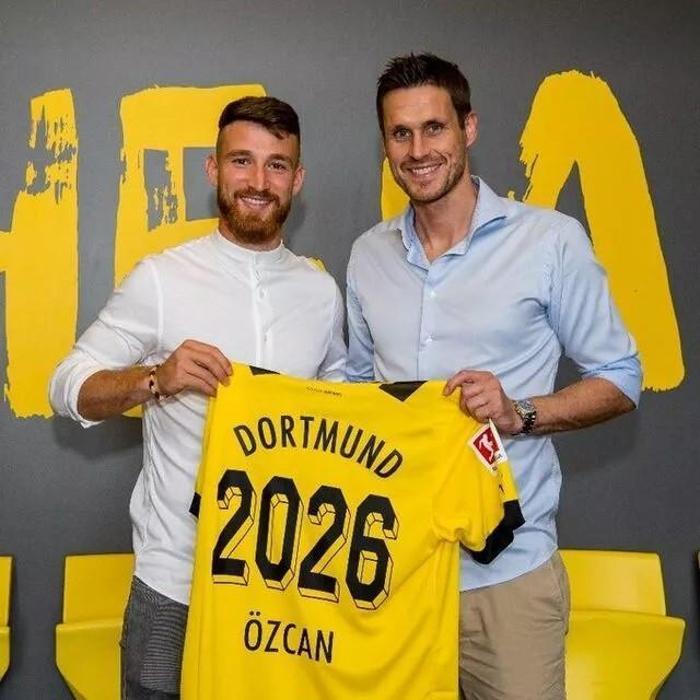 Gelecek sezon Dortmund forması giyecek