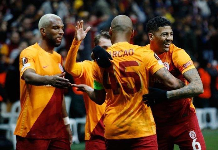 Son dakika Galatasaray transfer haberi Marcaodan sonra Nelssona kanca