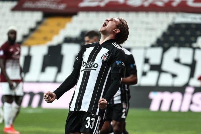 Beşiktaşta flaş ayrılık İşte yıldız oyuncunun yeni takımı