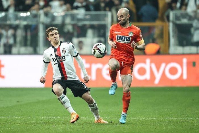 Beşiktaşta flaş ayrılık İşte yıldız oyuncunun yeni takımı