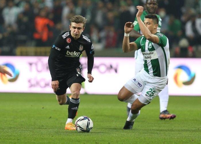 Beşiktaşta flaş ayrılık İşte yıldız oyuncunun yeni takımı