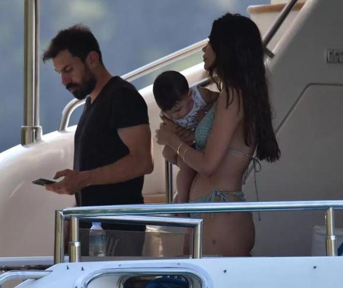 İrem Sak ve sevgilisi Furkan Korkmaz tatilde