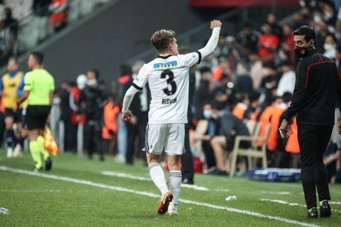 Son dakika Beşiktaş transfer haberi Rıdvan Yılmaz yeni takımıyla anlaştı İşte alacağı ücret