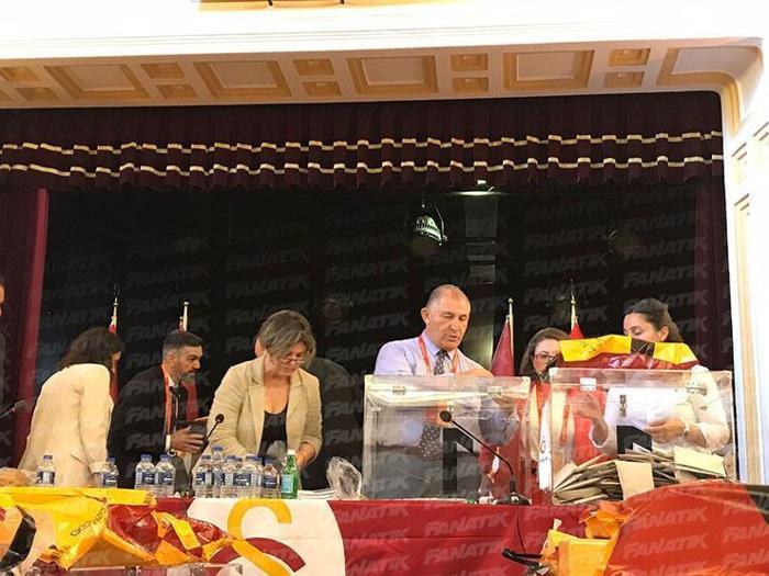 Son dakika Galatasaray haberi Başkanlık seçiminde dikkat çeken fotoğraflar