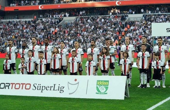 Son dakika Beşiktaşta iki ayrılık daha