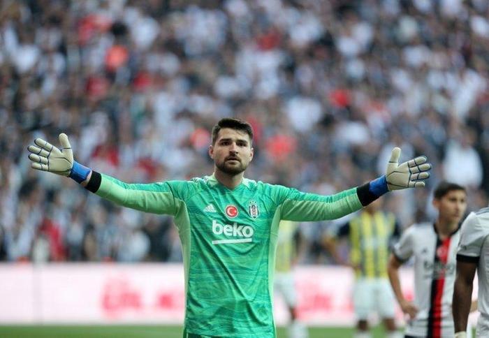 Son dakika Beşiktaşta iki ayrılık daha