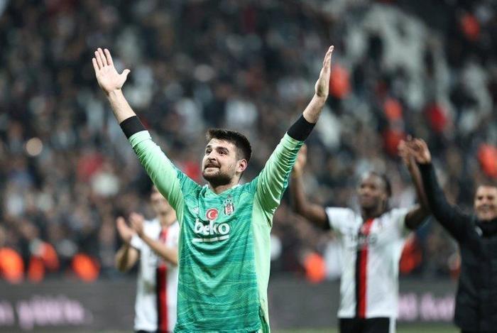 Son dakika Beşiktaşta iki ayrılık daha