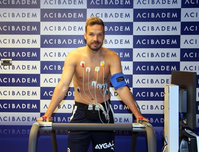 Son dakika Fenerbahçe haberi Sarı lacivertlilerde yeni sezon başlıyor Futbolcular sağlık kontrollerinden geçti