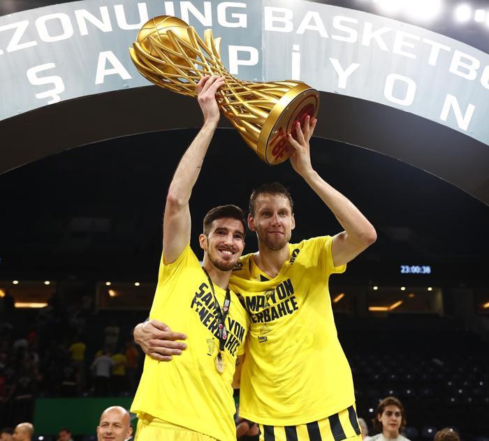 Fenerbahçe Bekoda şampiyonluk coşkusu